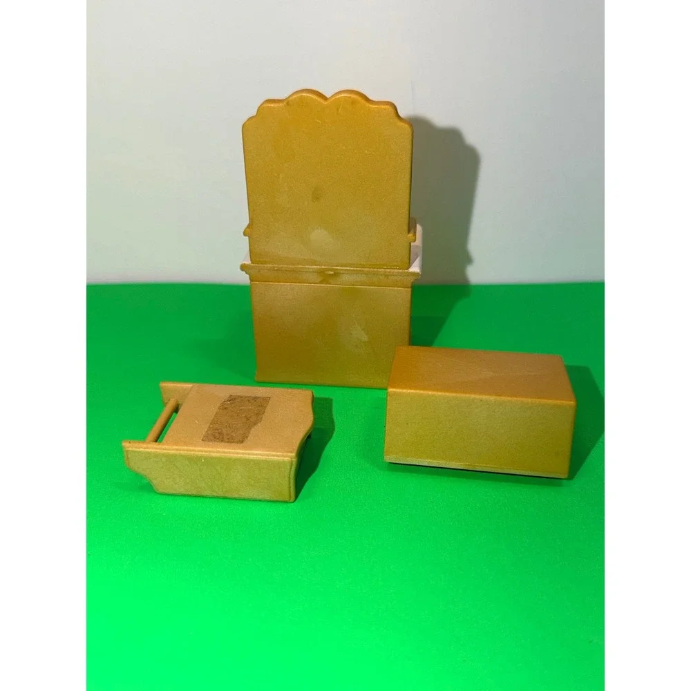 Vintage Calico Critters Sylvanian Families Bathroom Vanity Sink Cabinet Shelf